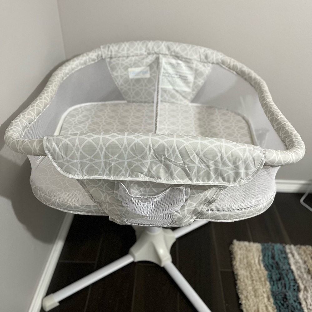 Twin Halo Bassinet